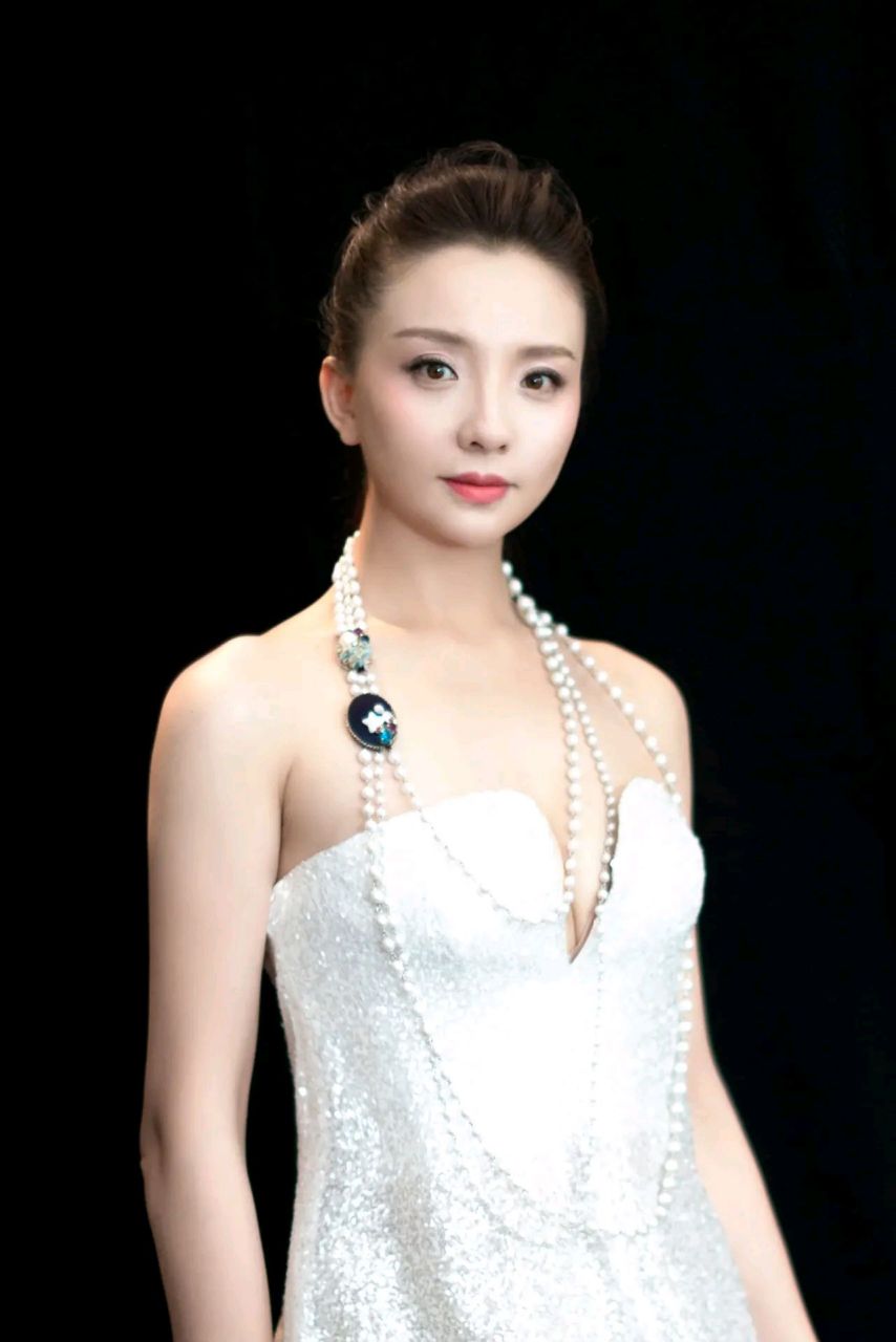 年龄造假的9位明星,孙茜改小9岁,你还知道谁改年龄了?