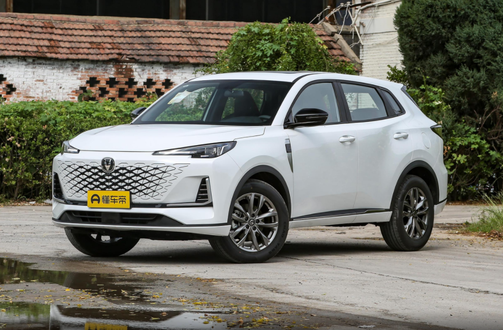 长安cs55 plus外观新锐,功能全面,搭配蓝鲸1.5t,售价9.99万起