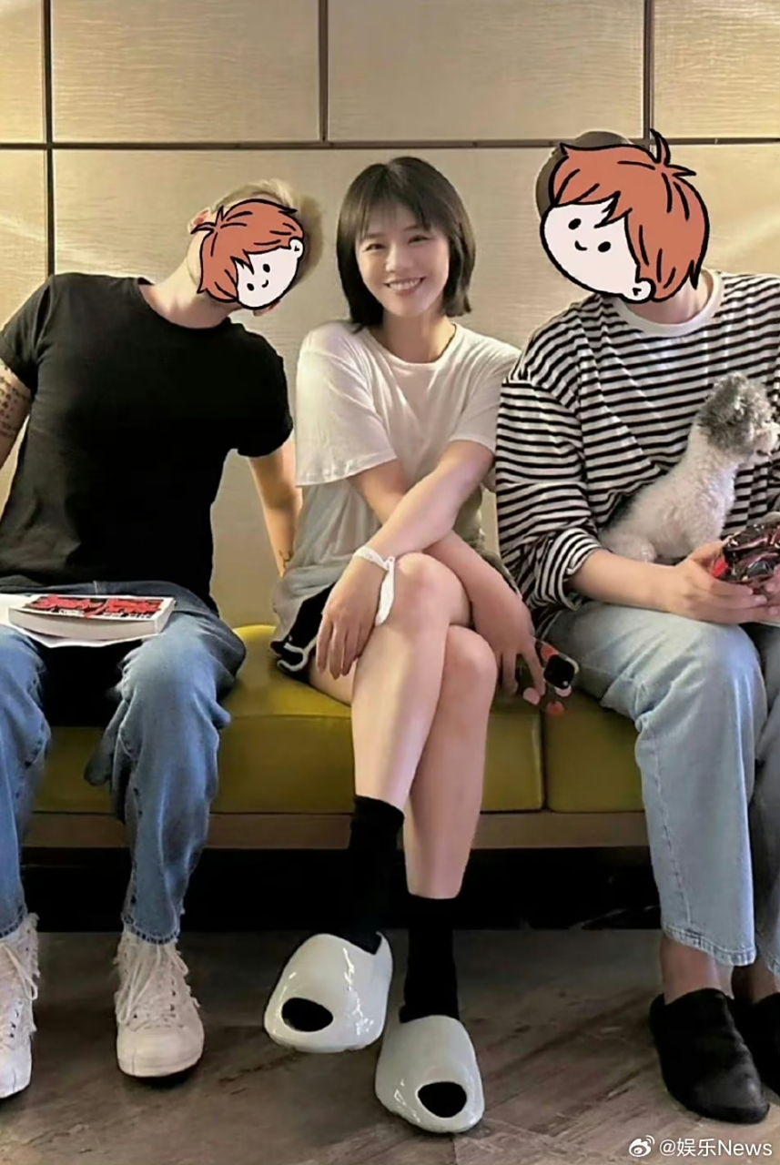 马思纯近照,又是熟悉的海绵宝宝微笑,马思纯好像瘦了呀#马思纯