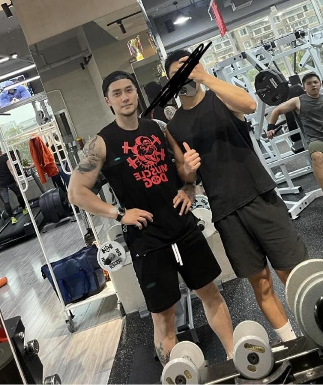 31岁蒋劲夫近照曝光,这肌肉也太大了吧!