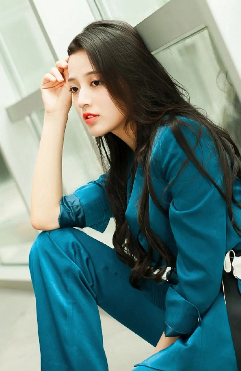 王秀竹,1993年6月10日出生于辽宁省大连市,中国内地女演员,毕业于解放