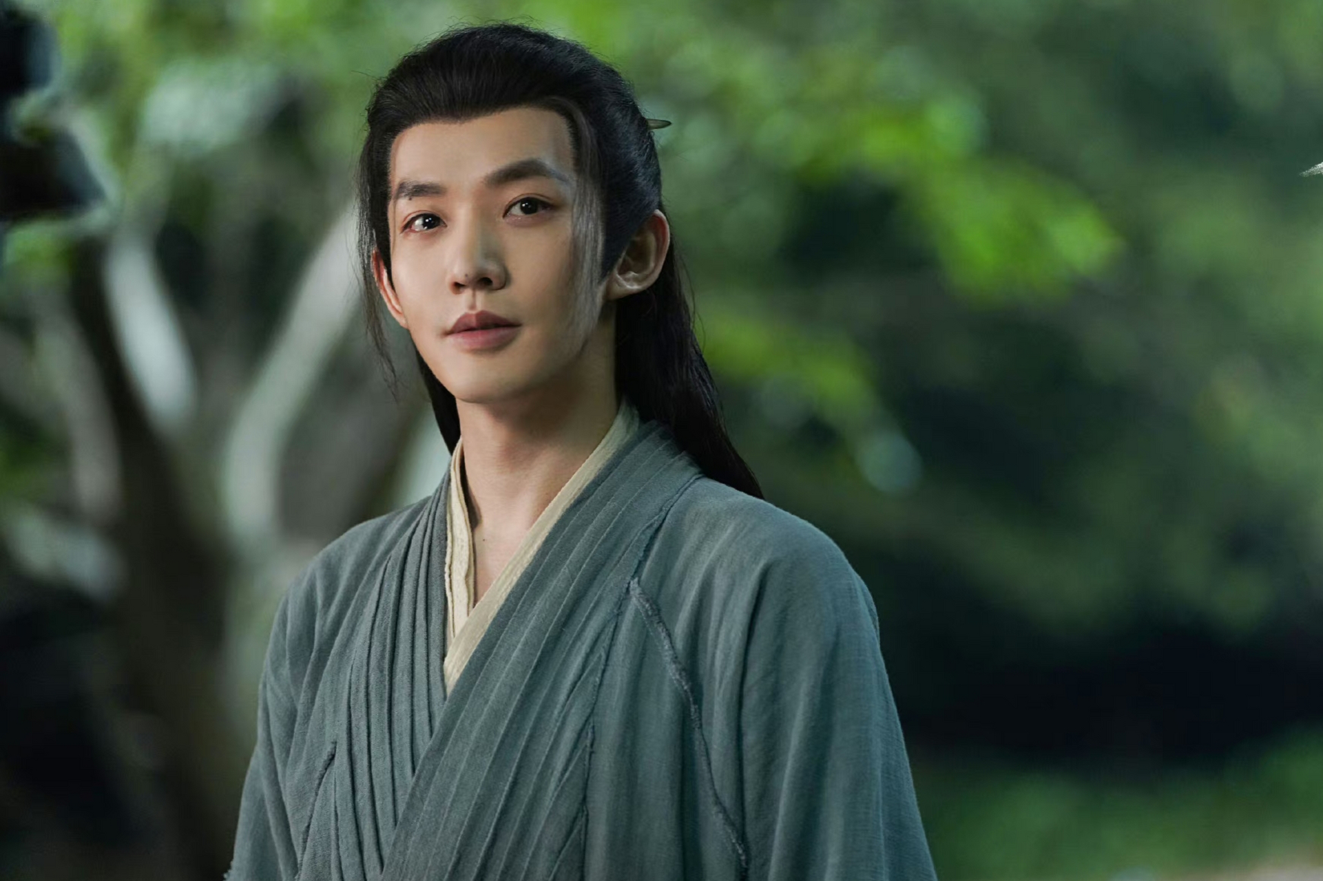 《遇龙》这部剧将邓为带进观众的视野, 《长相思》是"狐狸"成功路上