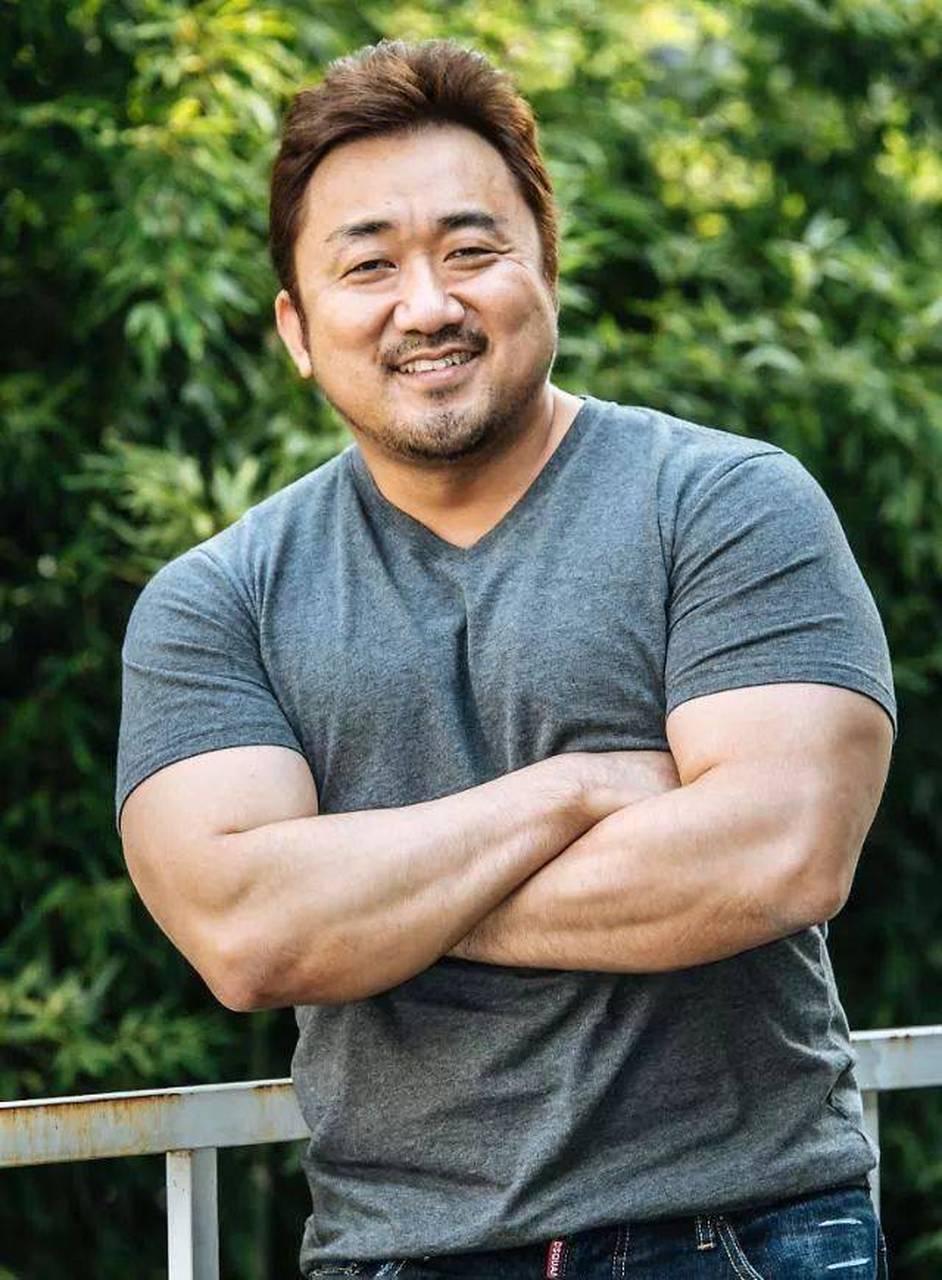 马东锡34岁的妻子芮呈和被誉为"韩国最美体育老师",有着天使