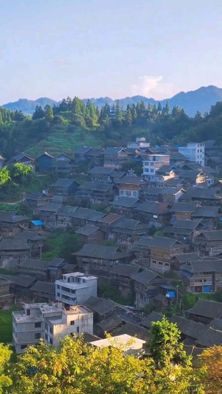 榕江县乐里镇本里村,这里是真的大,房子又集中!-度小视