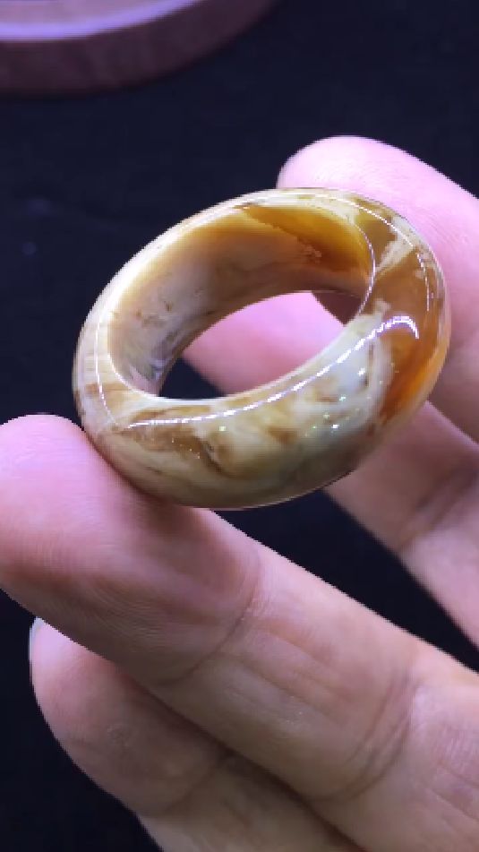 原矿精品之缅甸琥珀溶洞蜜指环