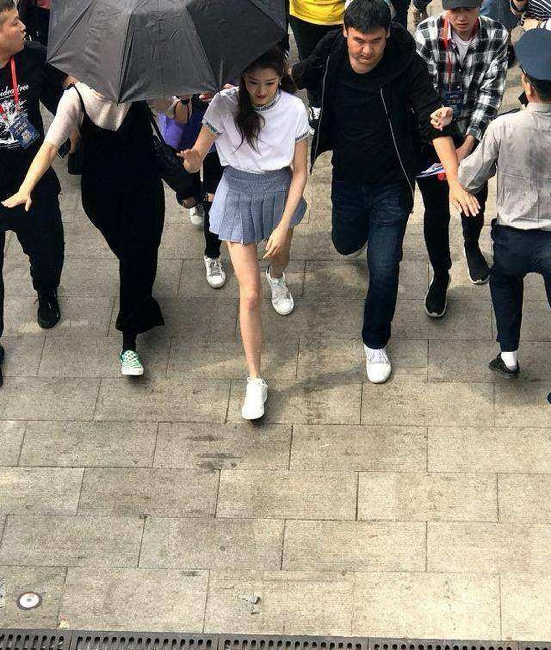 关晓彤路人照,真的挺瘦的