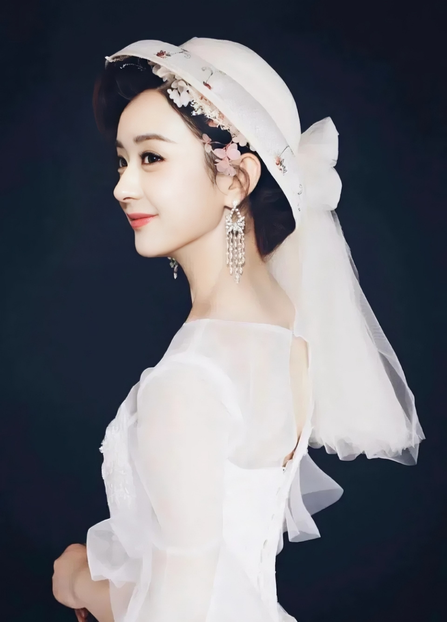 赵丽颖这个造型好看,优雅大气,笑容甜美#惊艳瞬间# #娱乐大赏# #非常