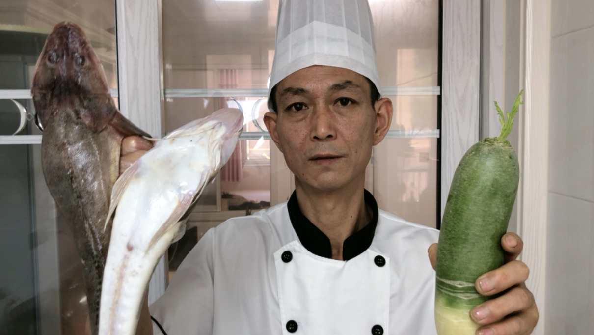 胶东大厨分享“辫子鱼炖萝卜”的做法,详细易学美味,果断收藏了