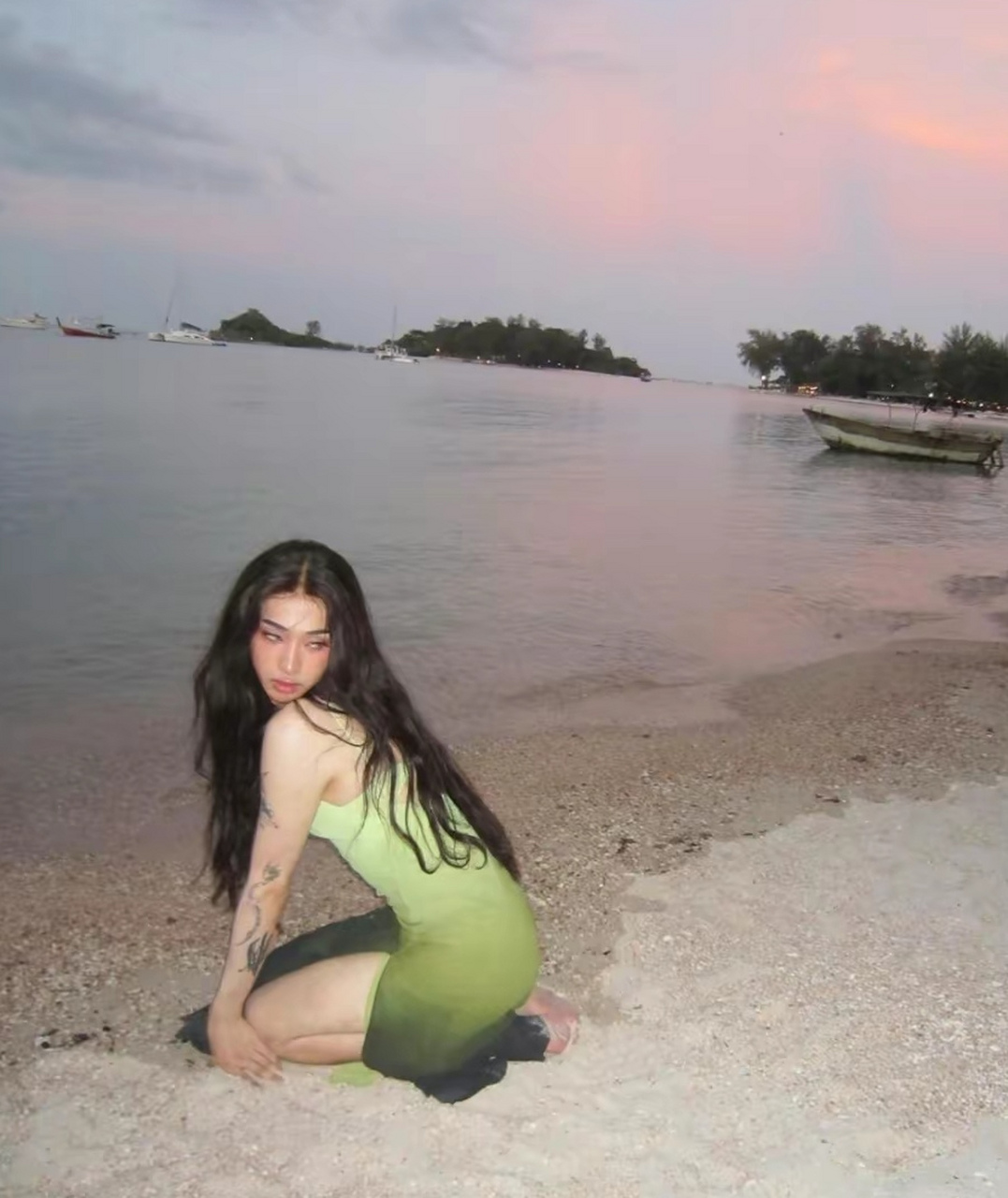 恩利的女装照太辣眼睛,伊能静不反对还支持!