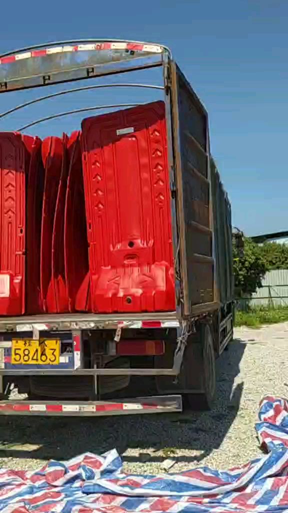 水马围挡现款现货持续供应中深圳华羽交通