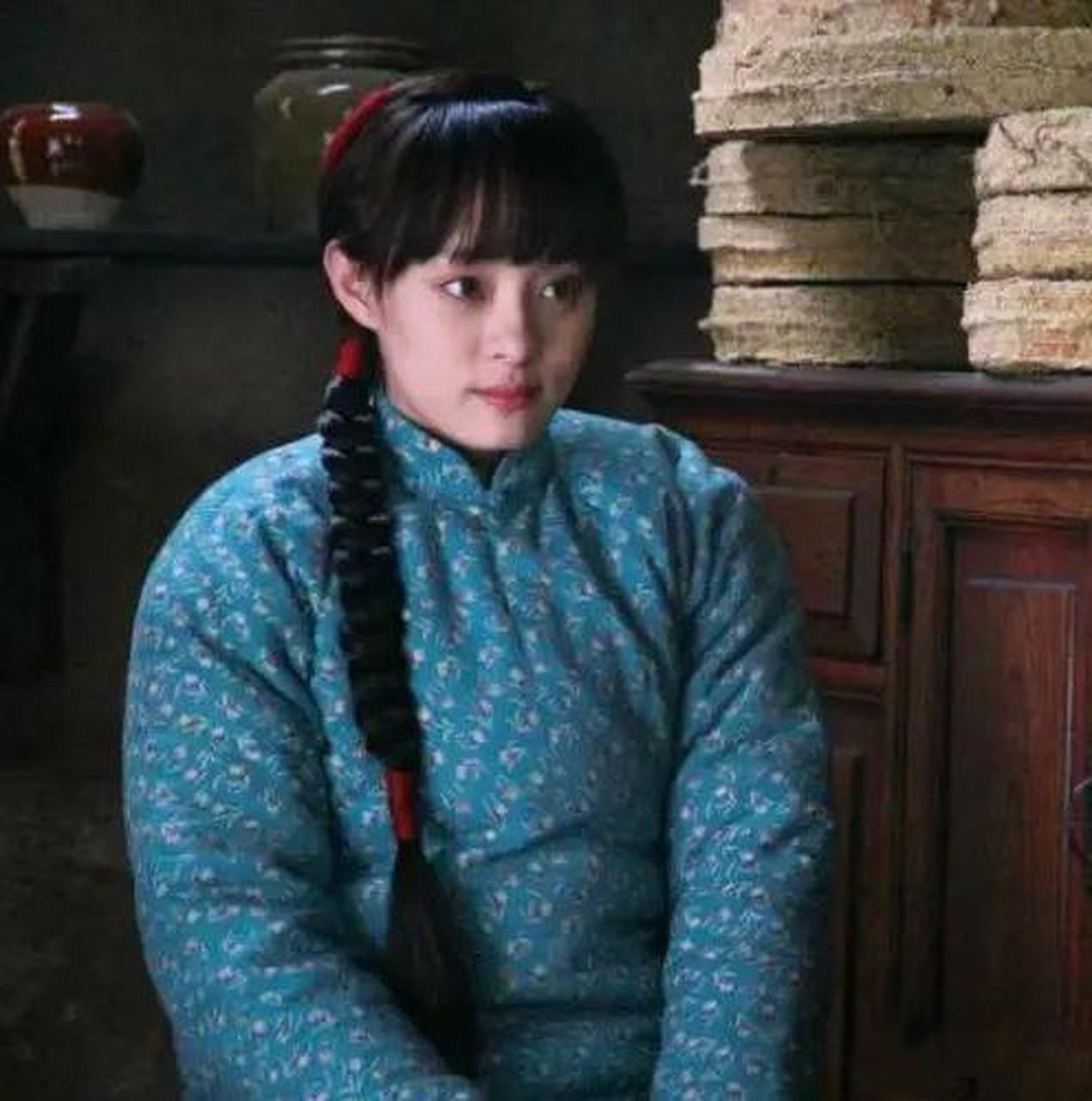 你喜欢刘亦菲版的村姑,还是巩俐版的村姑?