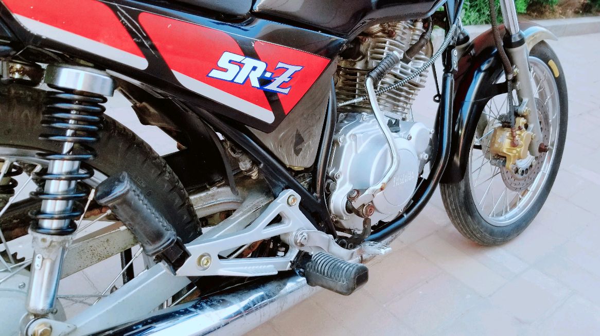 雅马哈刘德华125srz