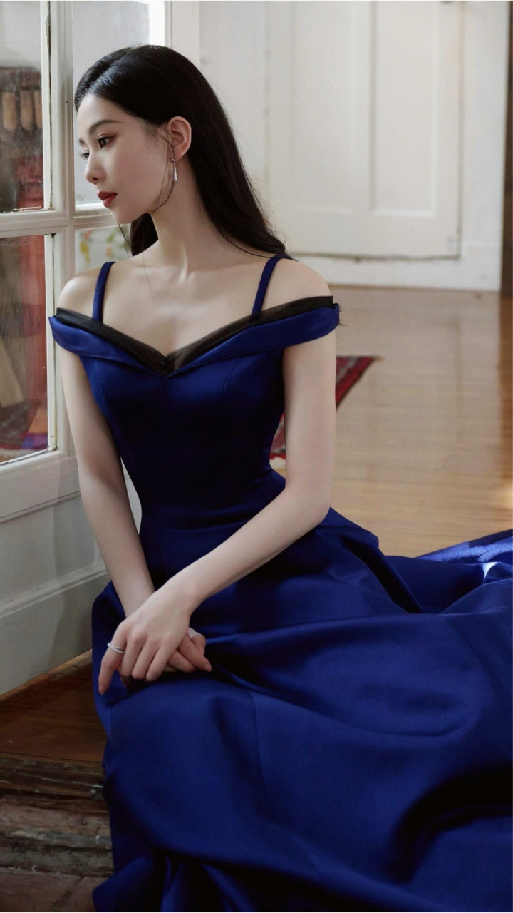 刘诗诗# #明星# #综艺# 突然想到了刘诗诗风中奇缘里莘月手拿着的