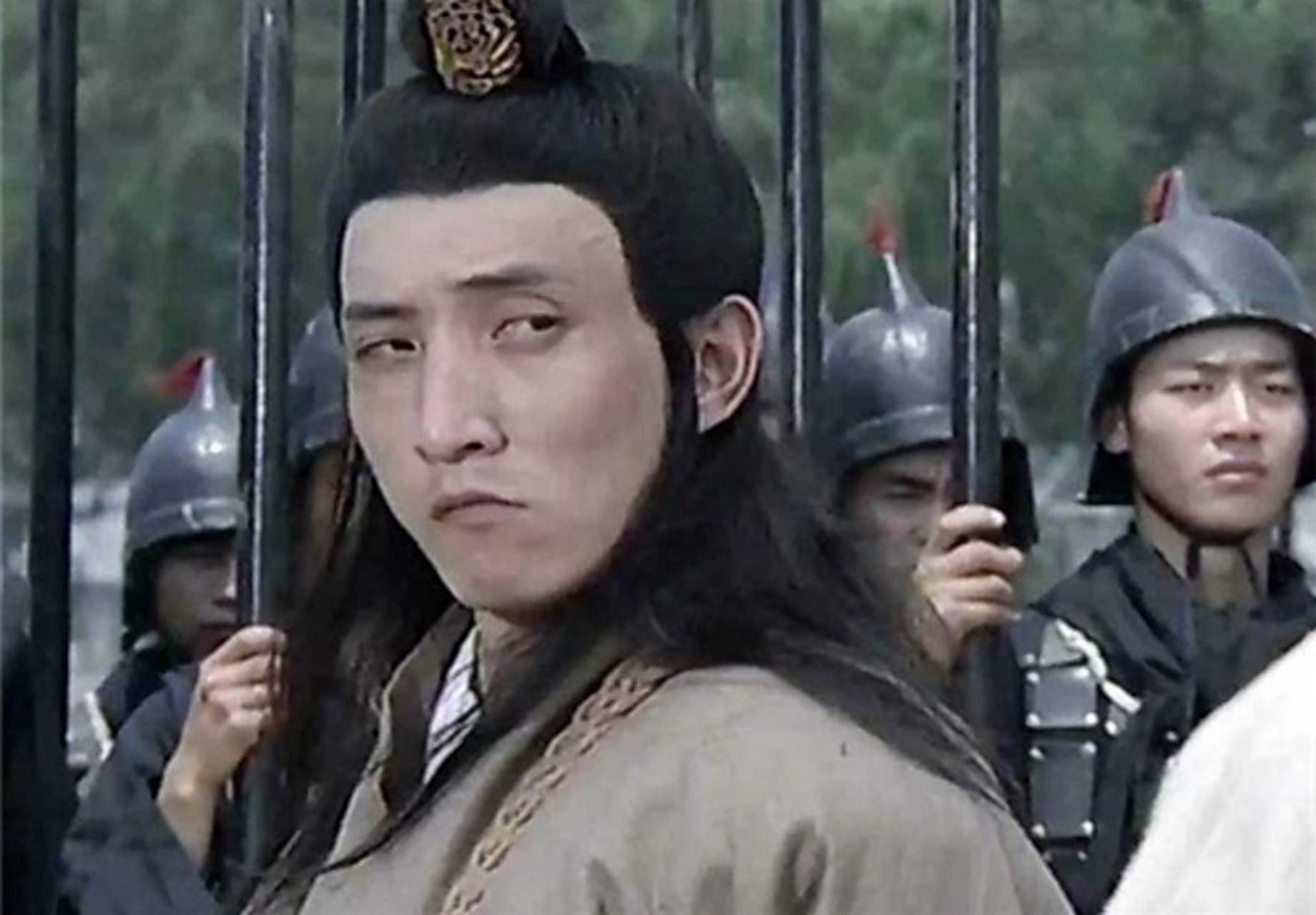 郑伯克段于殷  郑庄公,姬姓,郑氏,名寤生.