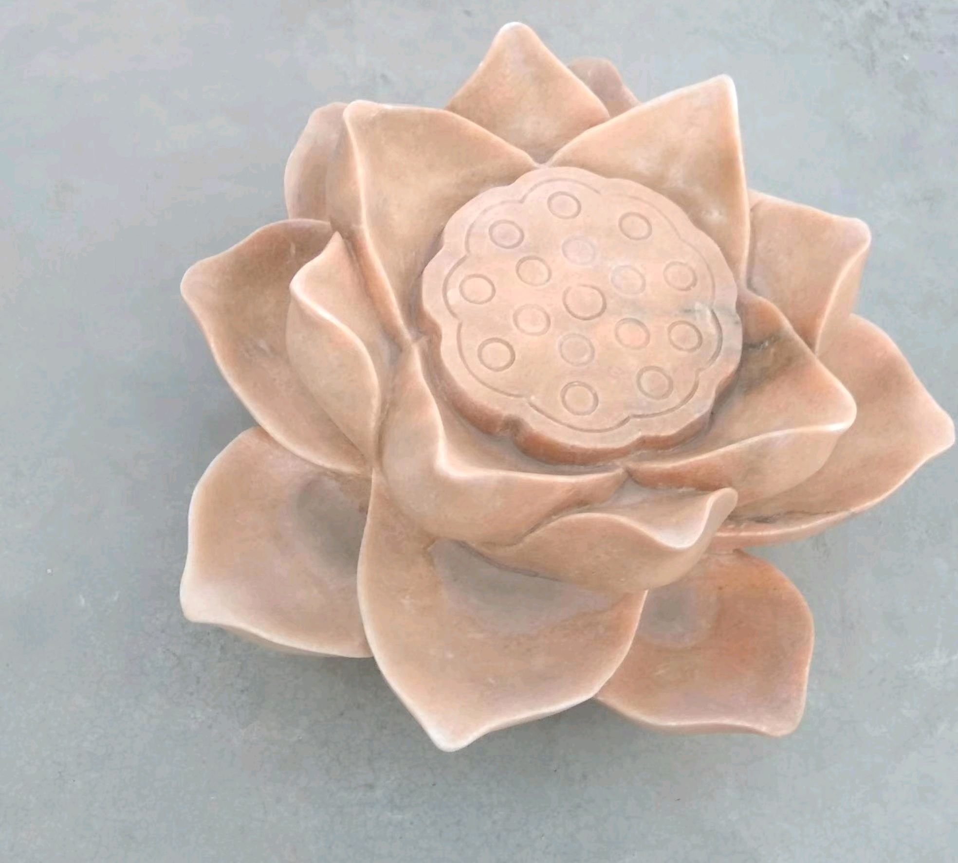 莲花出淤泥而不染,石材雕刻之莲花赏析