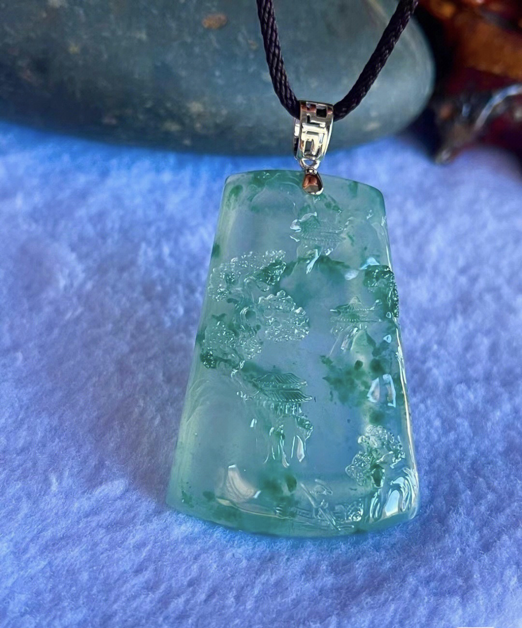 高冰飘花山水牌,种老水头足,飘花有意境,灵气十足,这样的高品质可遇不