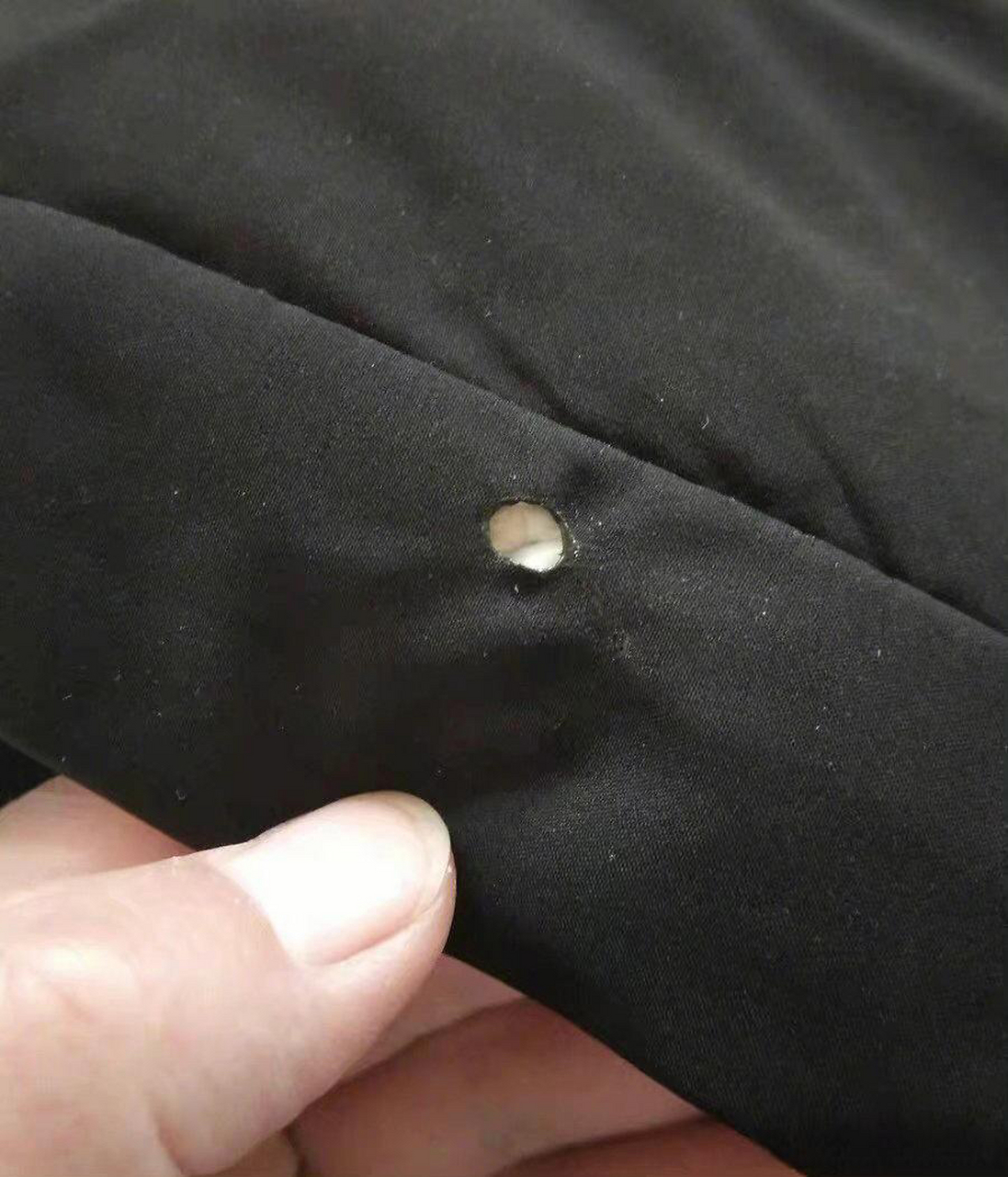 妈妈偷偷的把我衣服上的破洞补上了#百家号星火计划