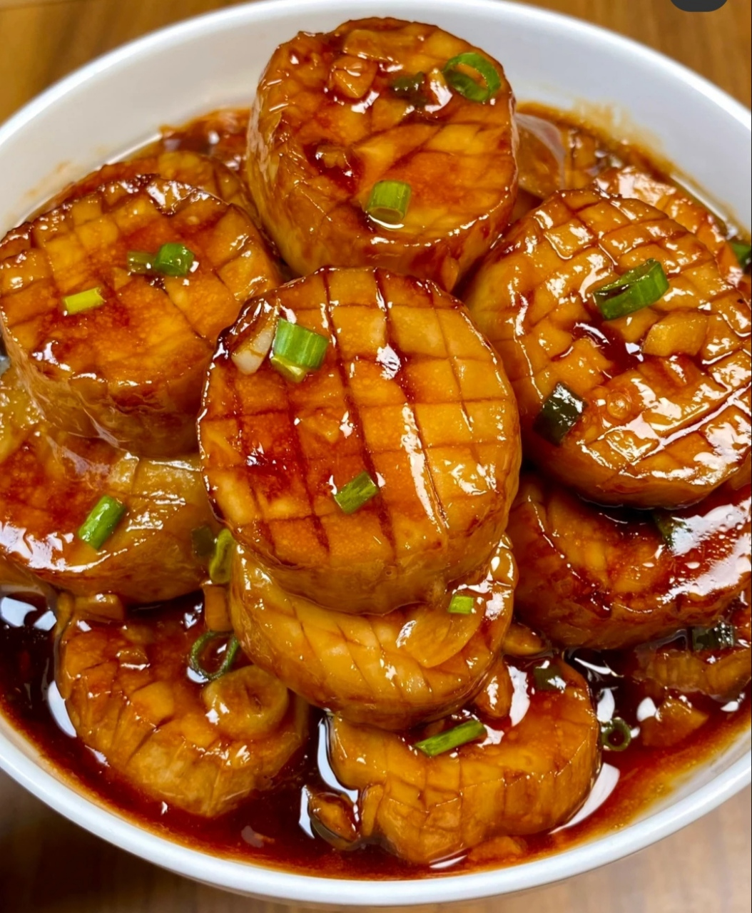 素鲍鱼 食材:杏鲍菇 酱汁:1勺老抽,1勺生抽,1勺蚝油,半勺白糖,1勺淀粉