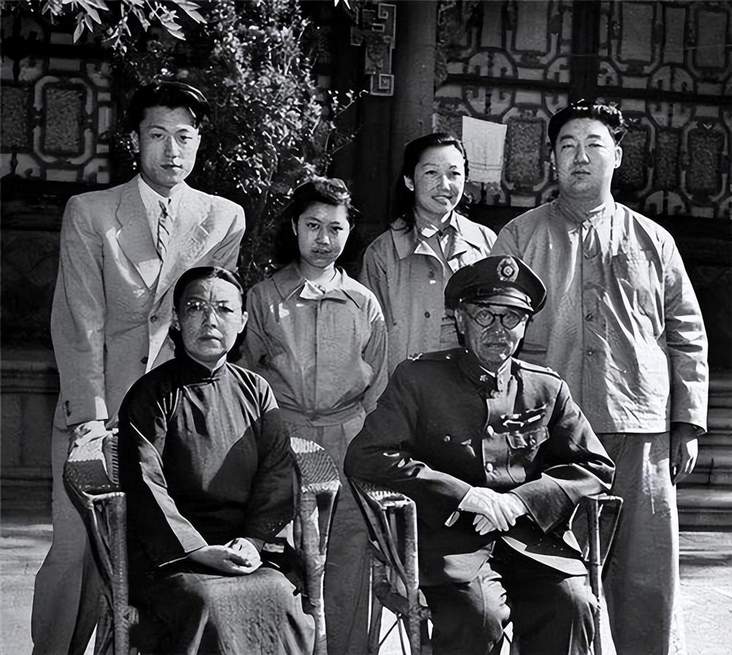 大军阀阎锡山一家的合照