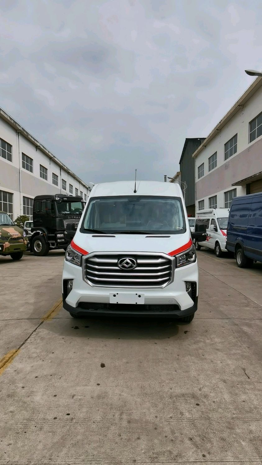 国六大通v90短轴高顶房车