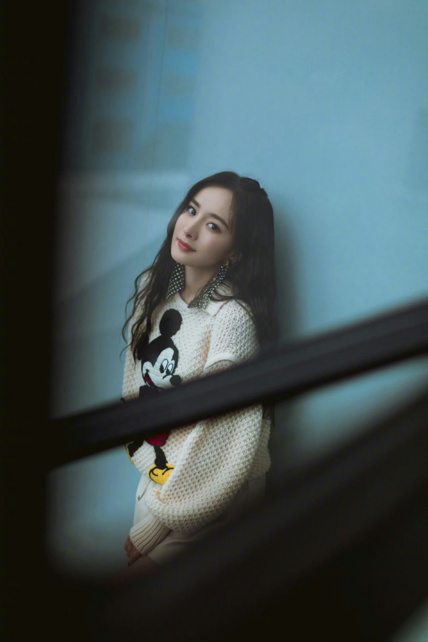 杨幂  高跟凉鞋美腿