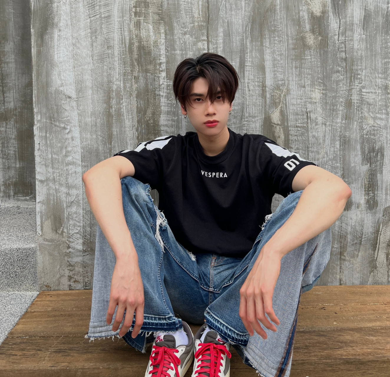 皮肤白的男生涂口红真得很让人惊艳,口唇齿白,一眼万年#今日男友