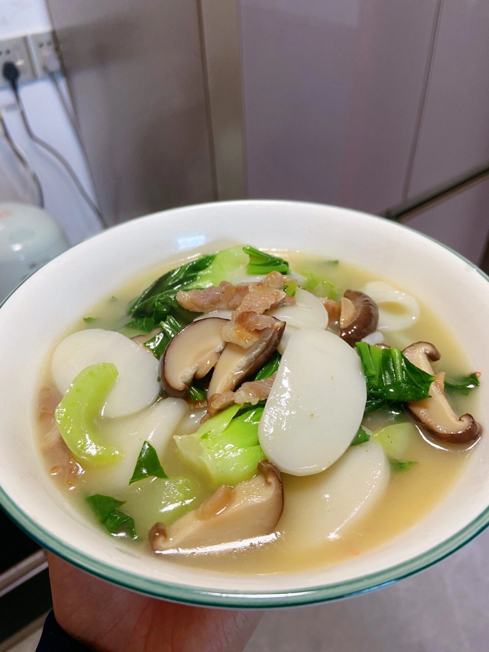 五千年食光# 暖胃青菜年糕汤 鲜掉眉毛的糯叽叽97天冷就适合吃点热