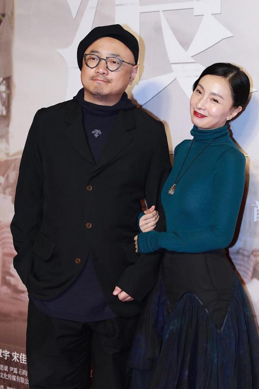 咱吃瓜群众可不是好惹的人!  近日,关于徐峥和陶虹夫妇转往美国的8.