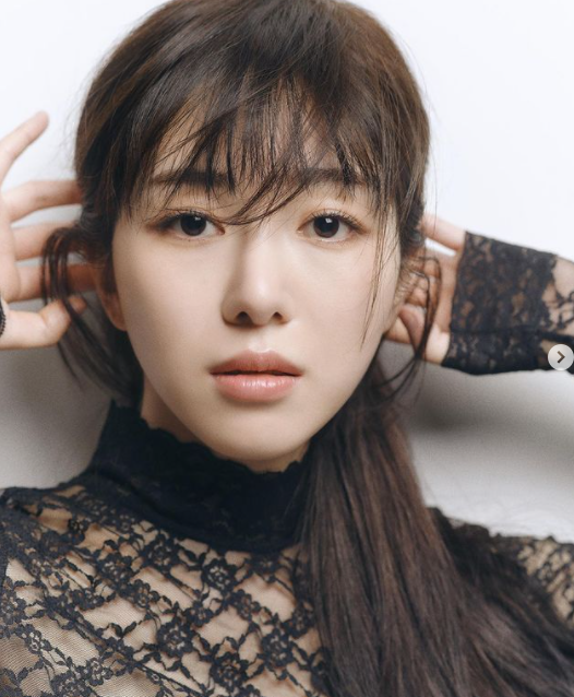 珉娥开直播大爆中学曾被"性侵",直指对方是知名人士!