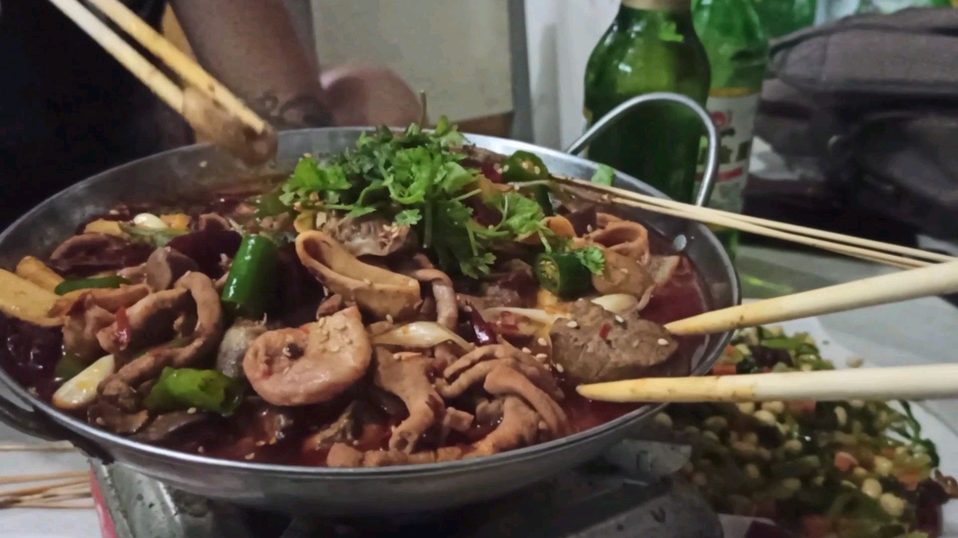 昨天没吃上刀削面,今天再来,干锅鸡杂30锅巴肉片38