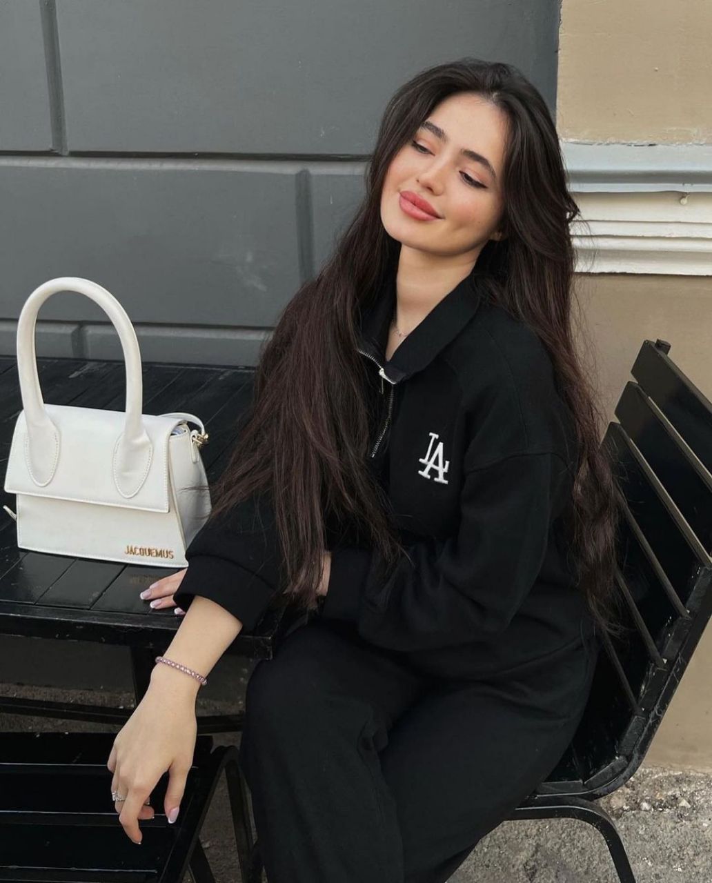 拉丁美洲,印第安人和白人混血美女的特点:  肤色:印第安人和白人混血