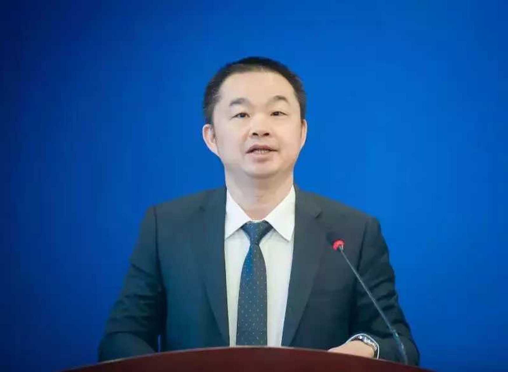 广州法院判决认定:向深圳中院原专委姚辉行贿的人里,有10来个律师