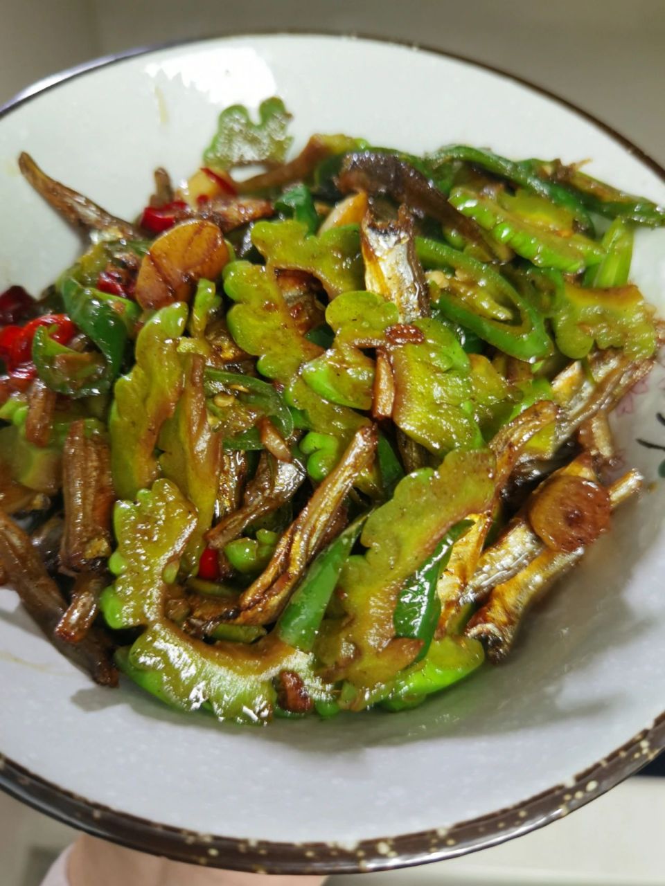 湖南下饭菜,苦瓜炒小鱼仔,够香够辣够味道|||今天分享一道湖南土菜