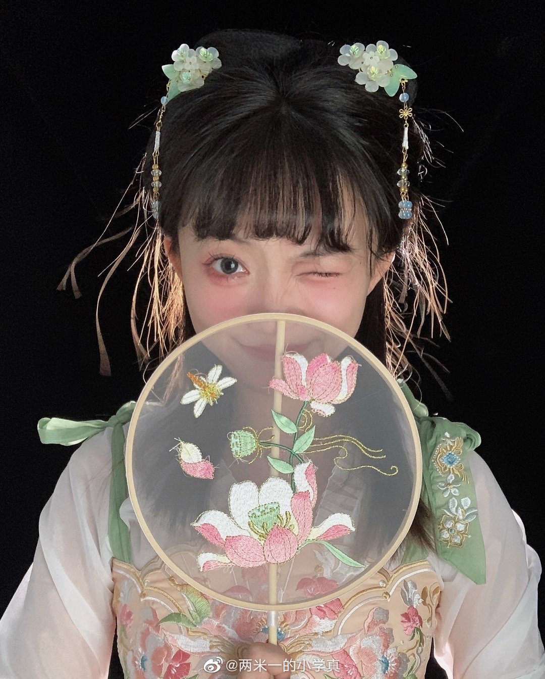 两米一的小学真超仙古装,两米一的小学真身高多高? 两米一的小学真超仙古装,两米一的小学真身高多高?