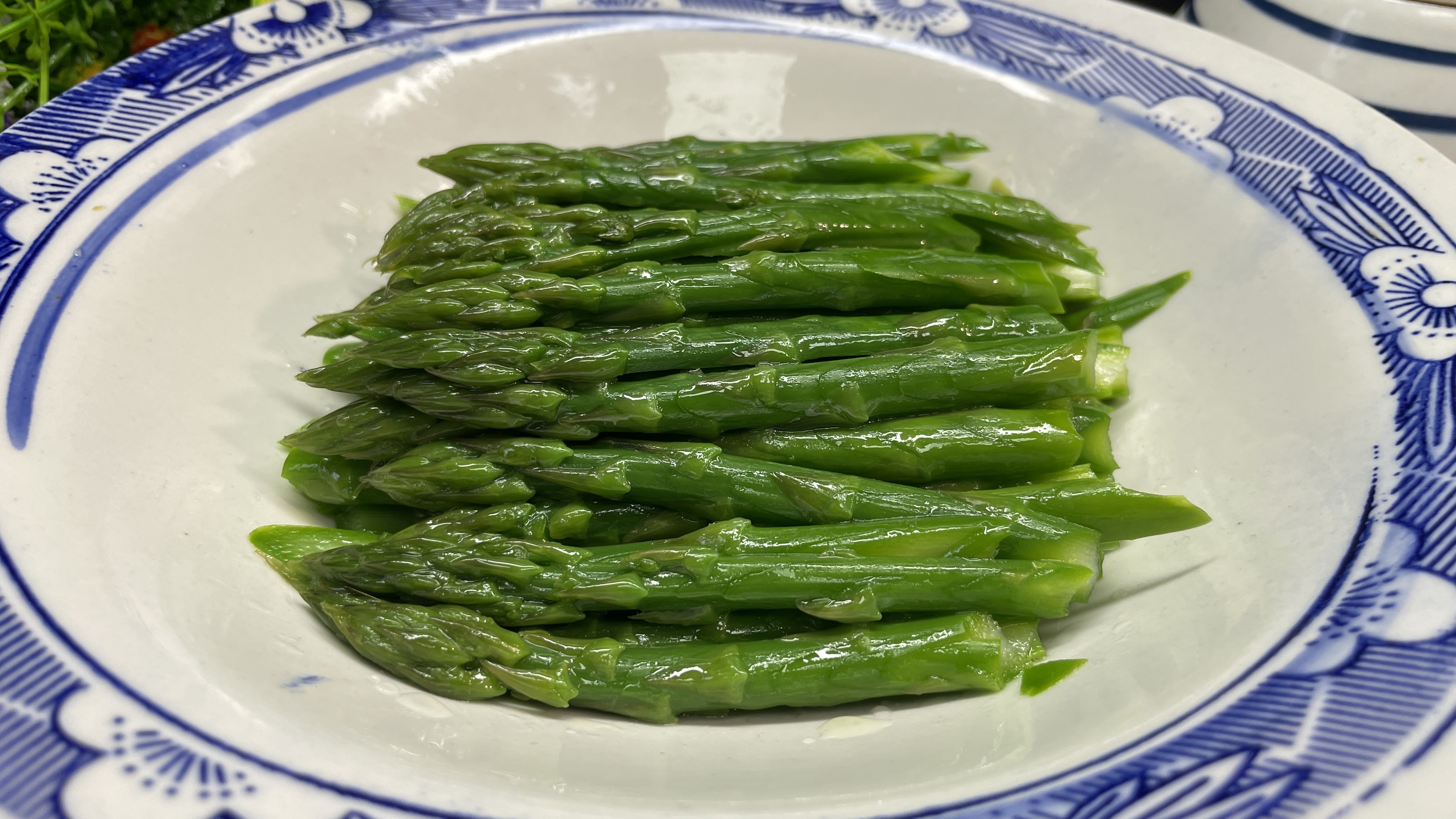 这才是芦笋最正确的做法，简单家常营养全保留，上桌分分钟秒光