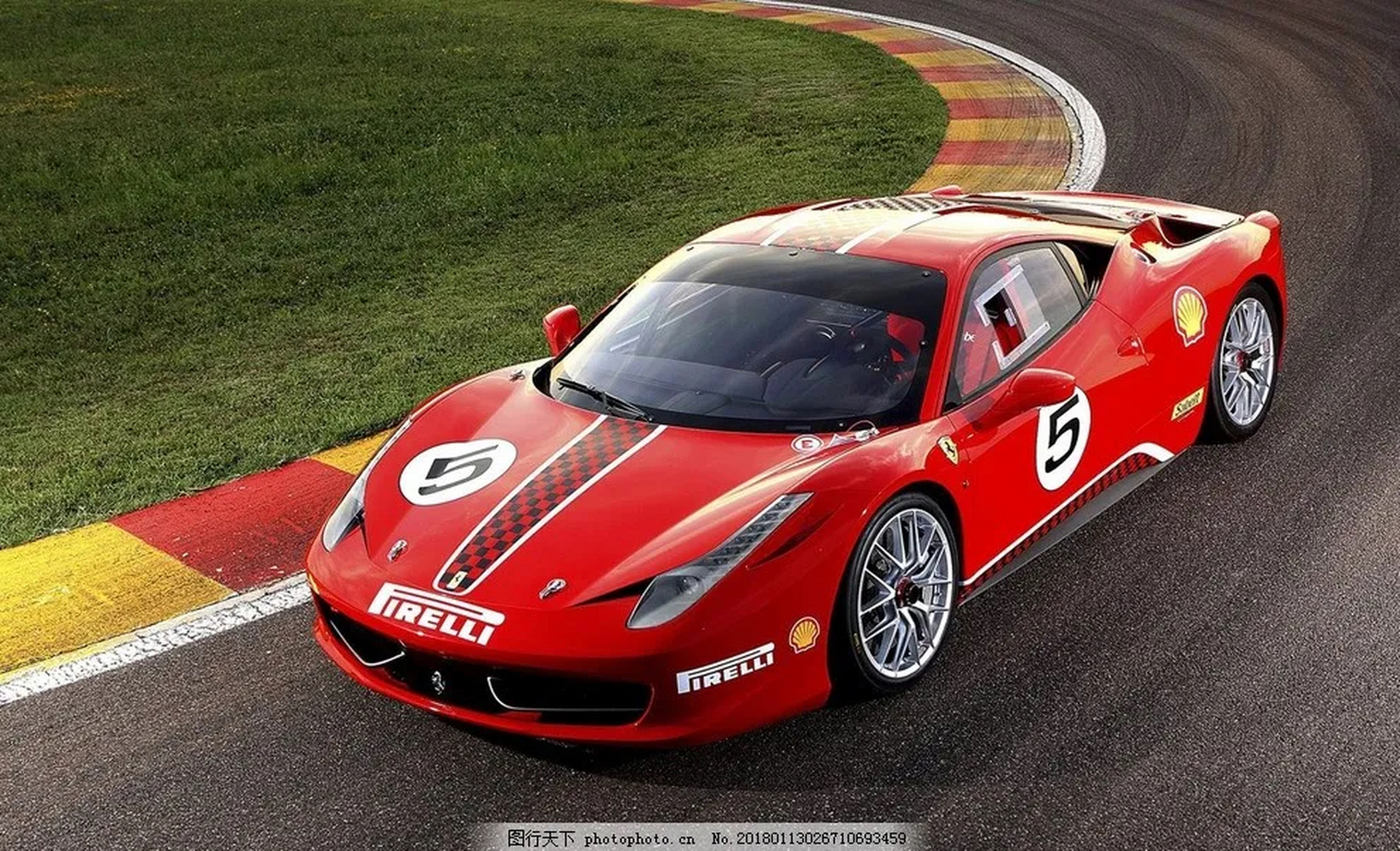法拉利 488 gtb 是一款由意大利豪华汽车制造商法拉利推出的跑车,以下