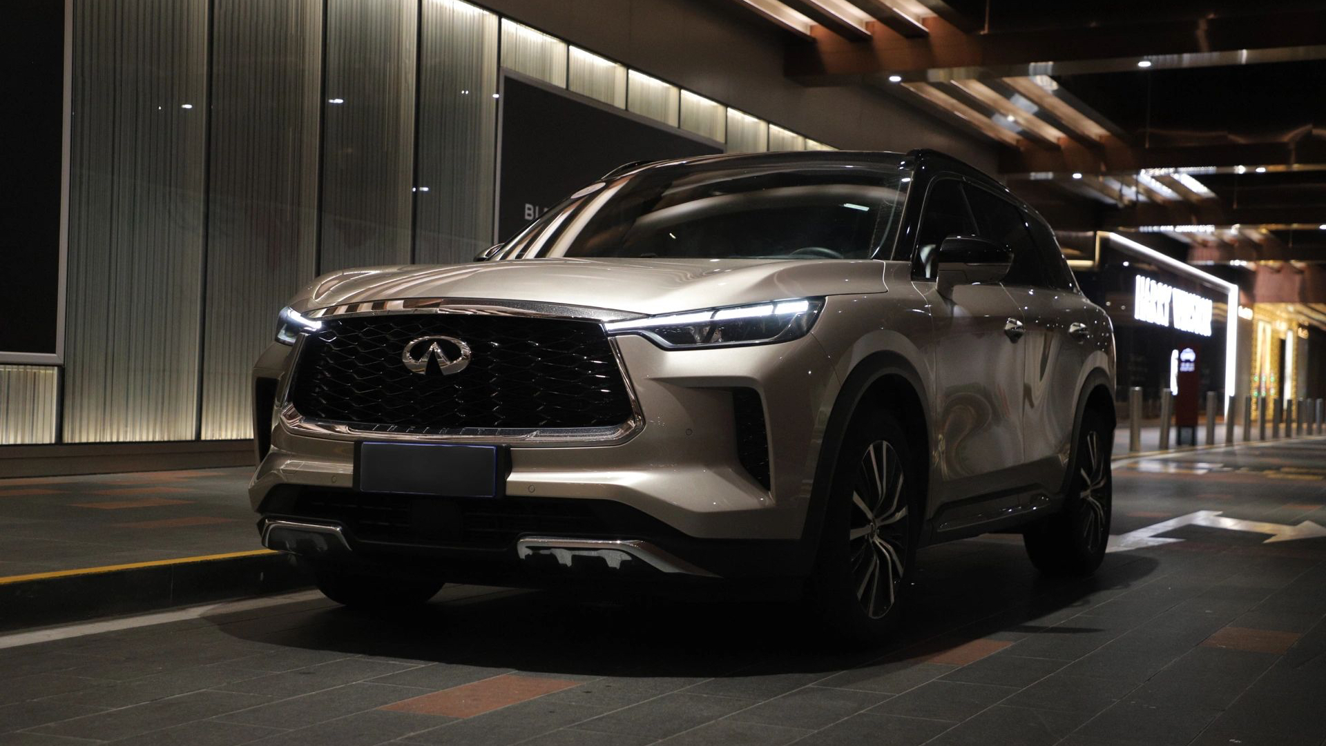 全新一代英菲尼迪qx60领略尊贵,安全与舒适的完美融合!