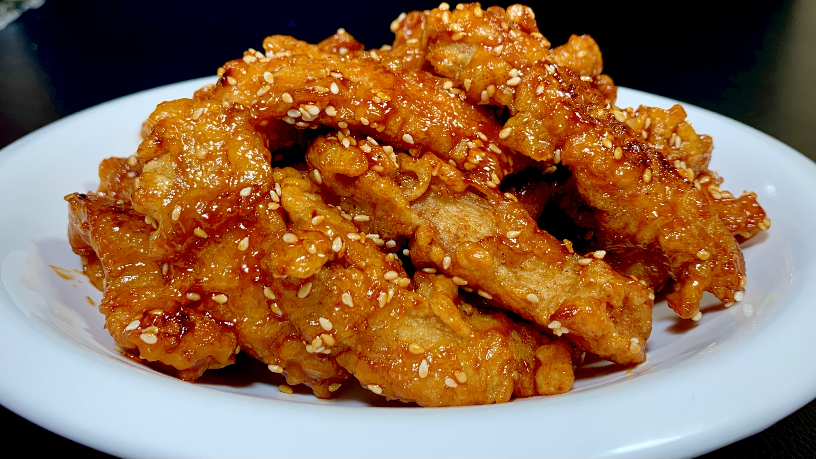鸡胸肉还是糖醋的做法好吃,几分钟就能轻松掌握,外酥里嫩超好吃