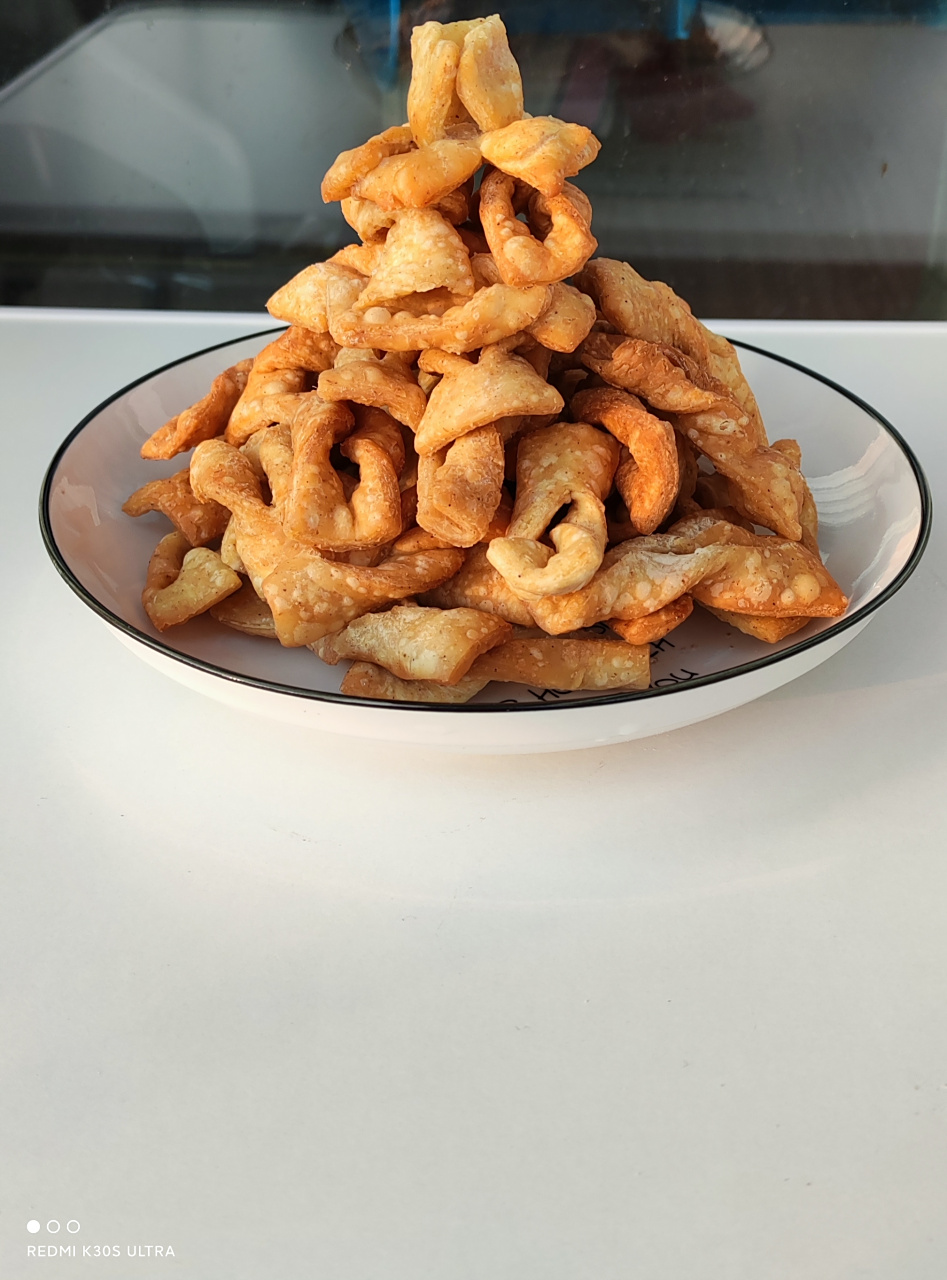 昨天做的供果,也叫饾饤(dou ding都是四声).