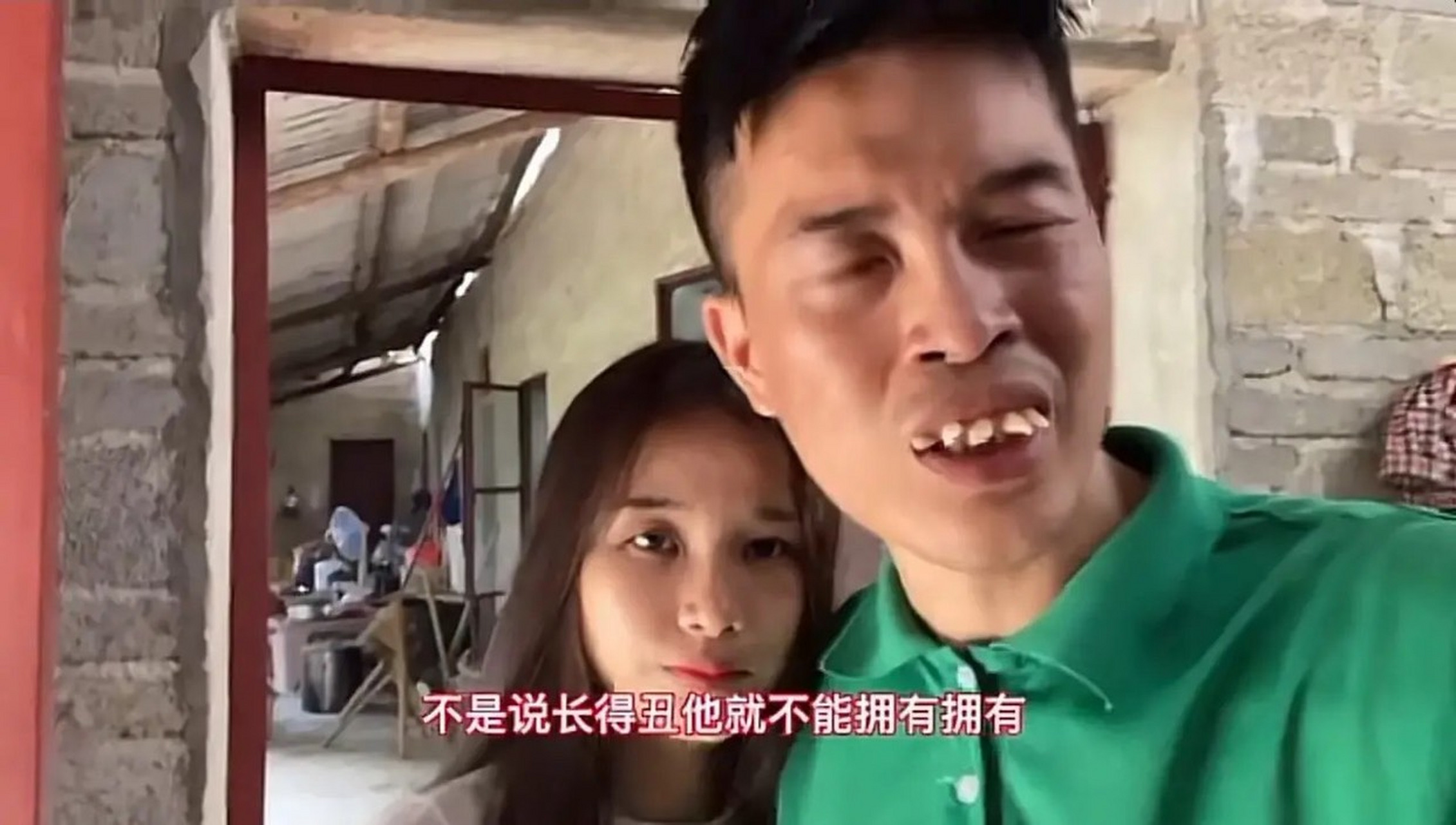 飞牙哥的幸福生活:近日,一名自称飞牙哥的男子开始