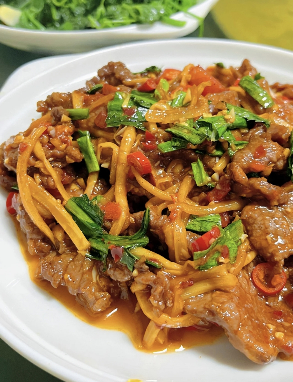 云南味|香爽开胃酸笋炒牛肉 酸辣鲜香臭,都集中在这一道菜里了,两勺酸