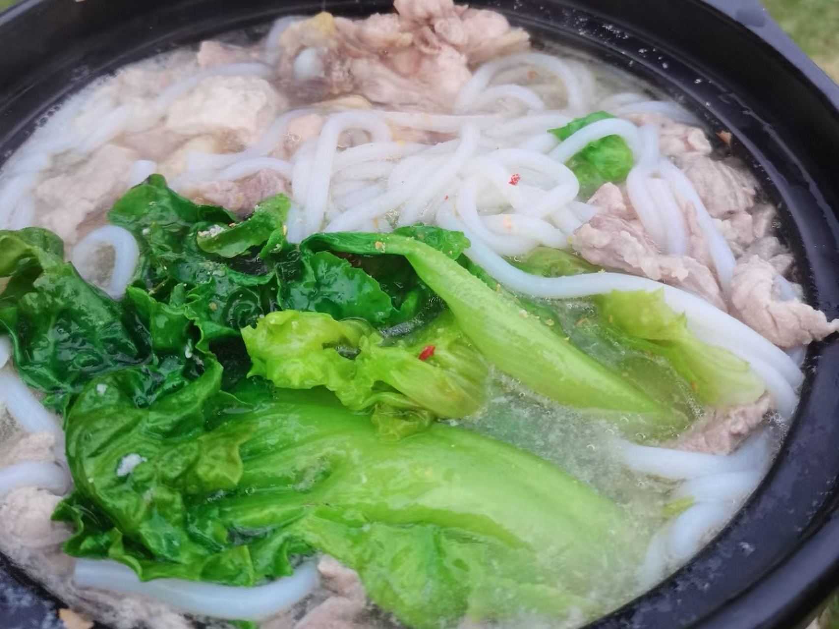 砂锅汤米粉,清淡好吃不上火.