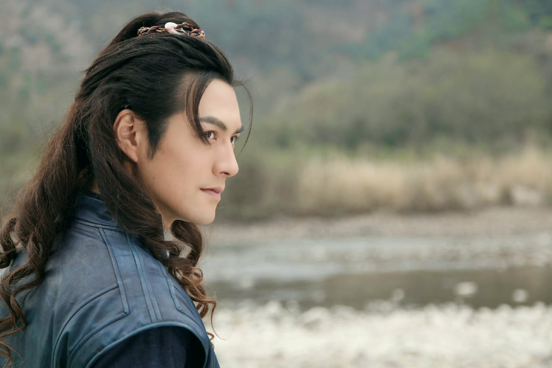 "绝代美男"严宽主演电影票房数据统计:  2023年《深海危机》(热映中)