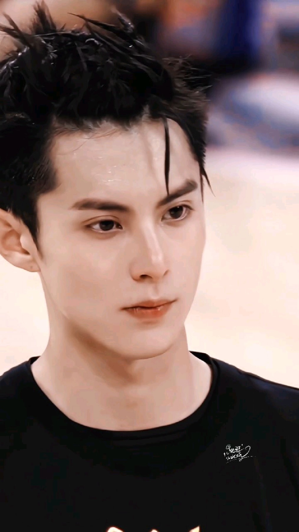 来看看打篮球扎小辫的帅哥吧-度小视