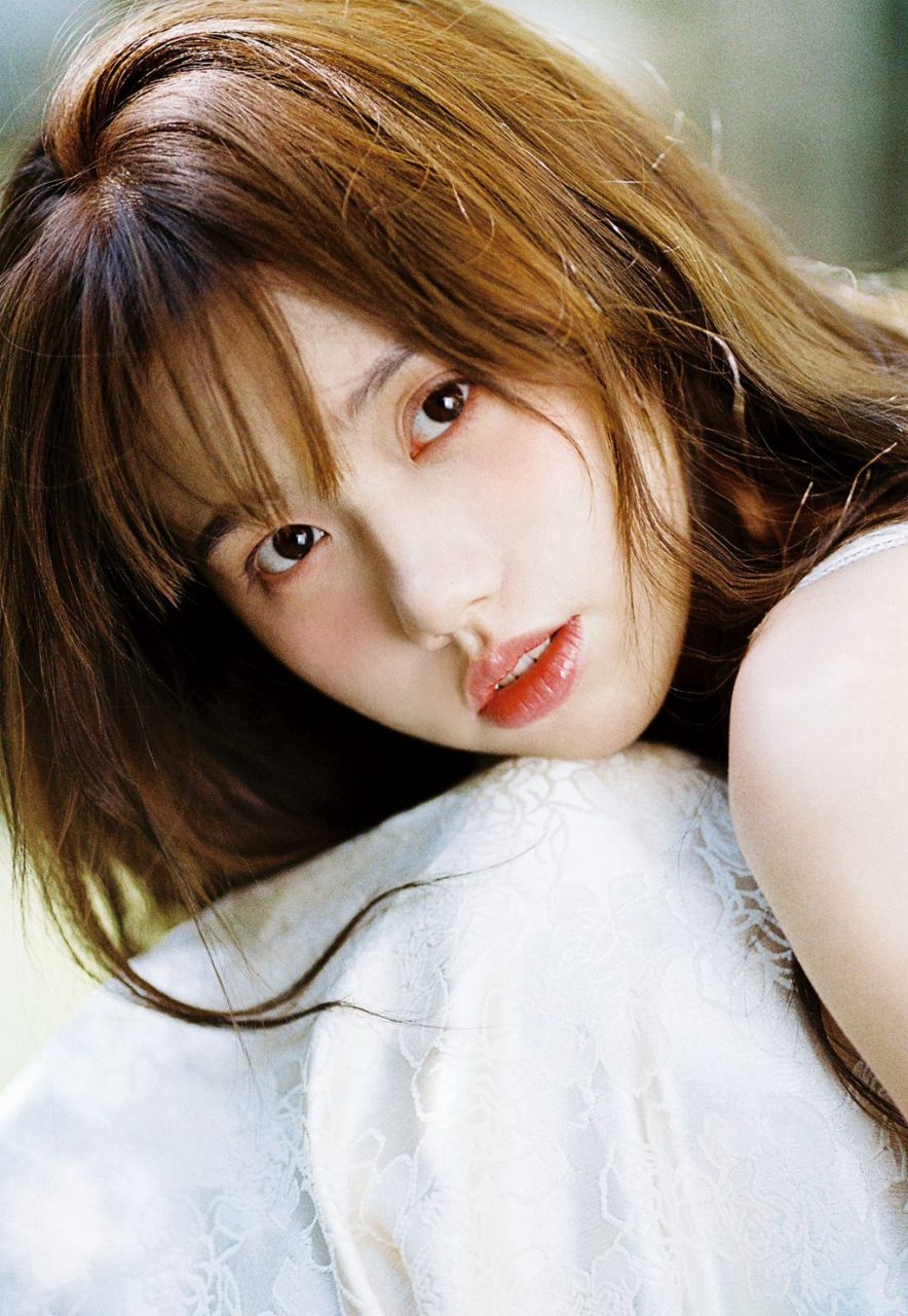 嘴唇微翘娇小可人极品美少女