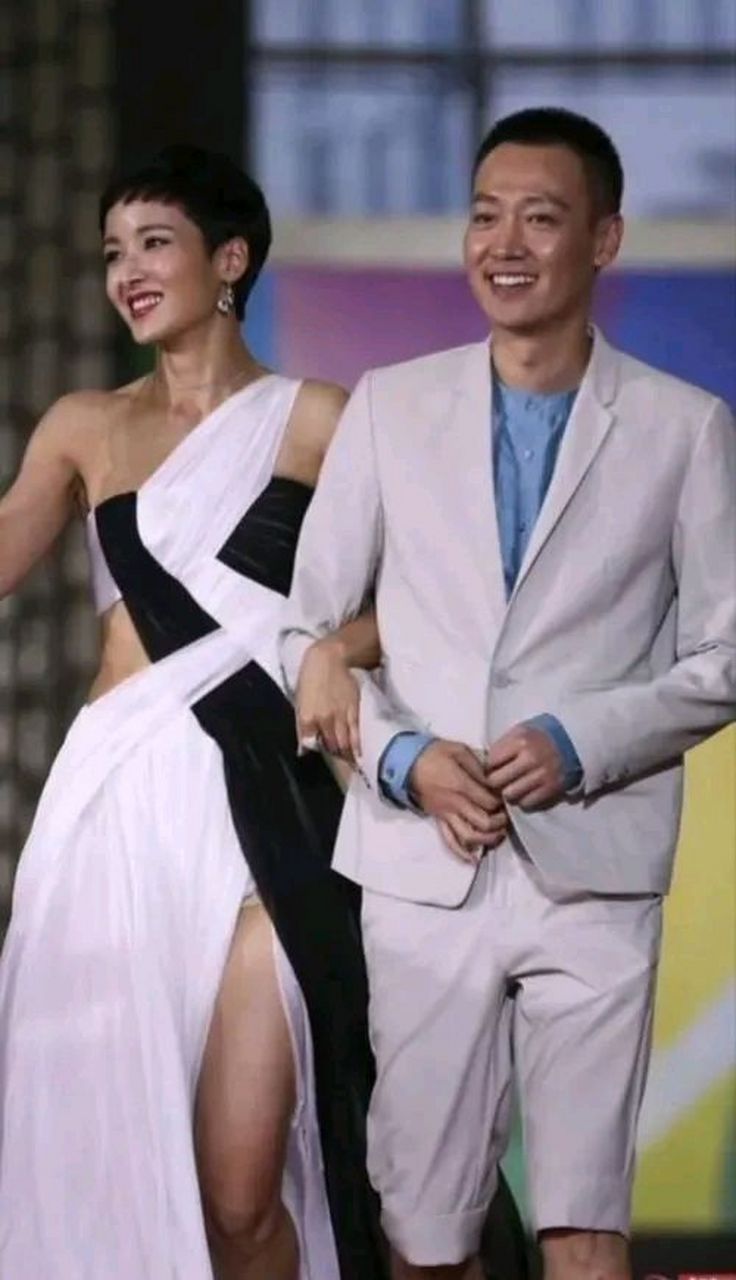 黄曼和辛柏青的造型真配呀,给人感觉朱媛媛都望尘莫及!