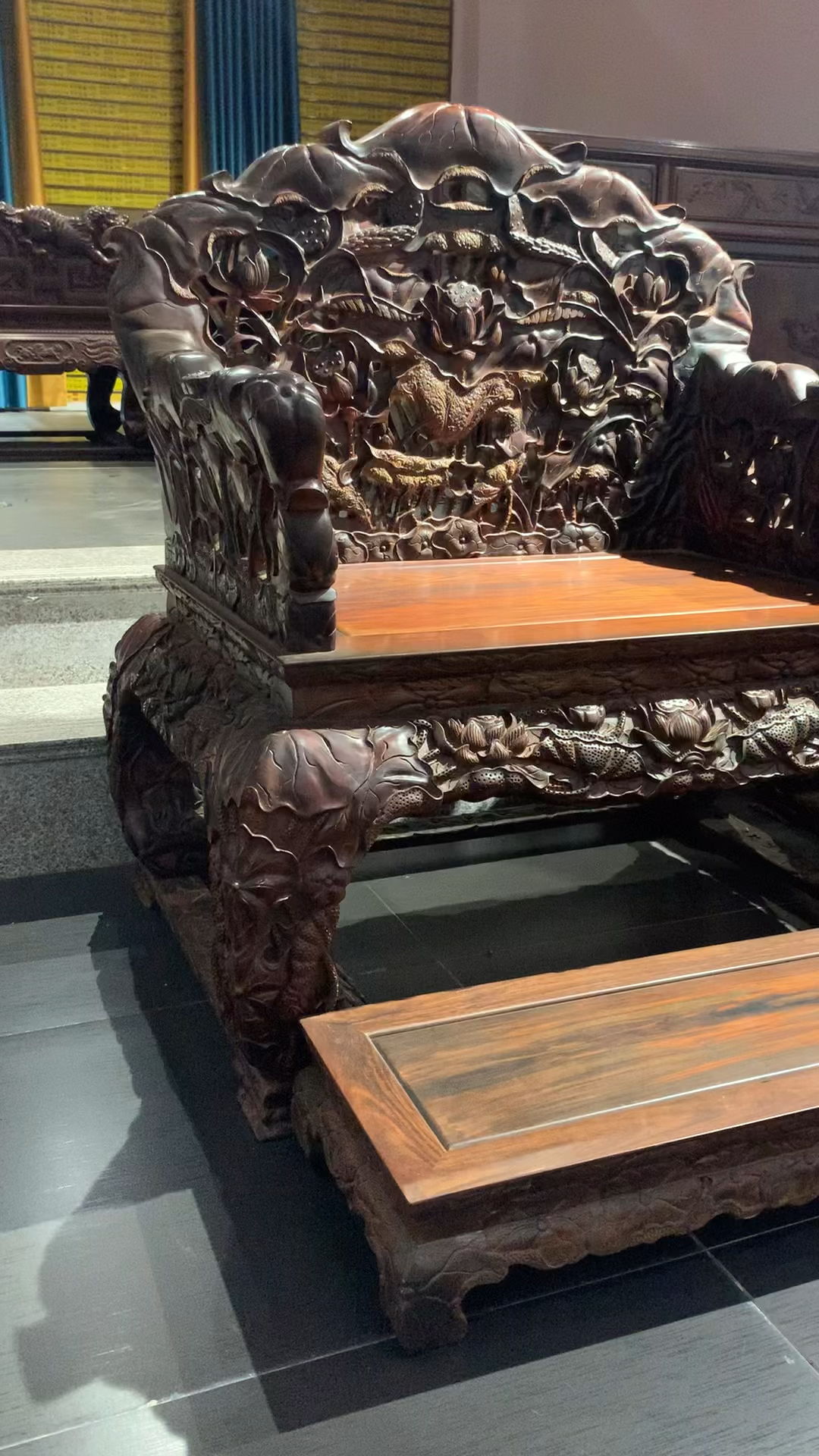 大红酸枝荷花宝座,全手工镂空高超工艺