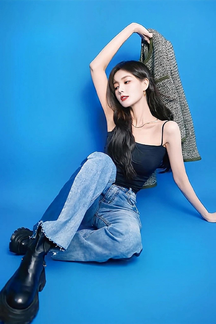 李一桐美女,复古时髦牛仔系写真