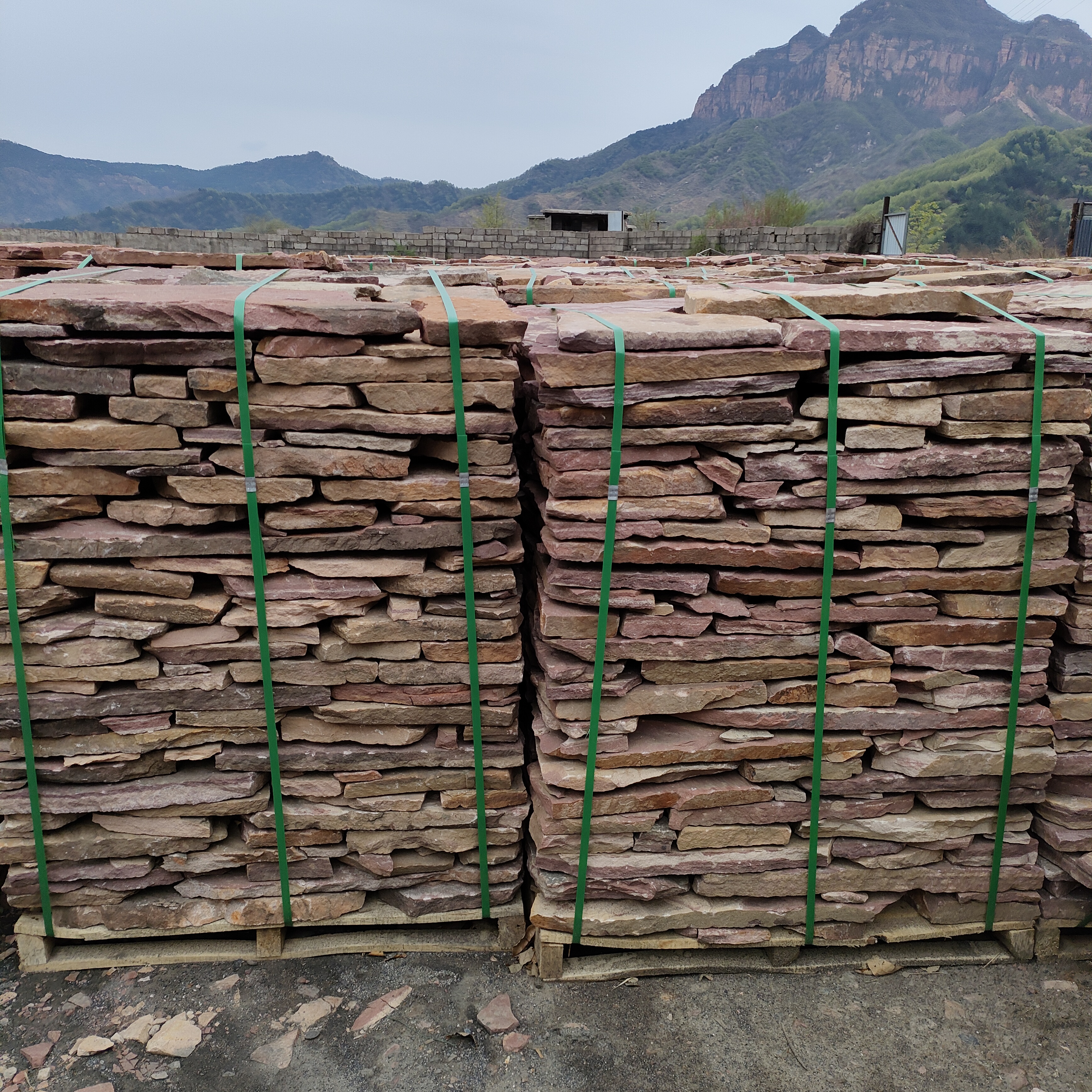 恒峰石材主营自然面文化石,蘑菇石,板岩欢迎咨询