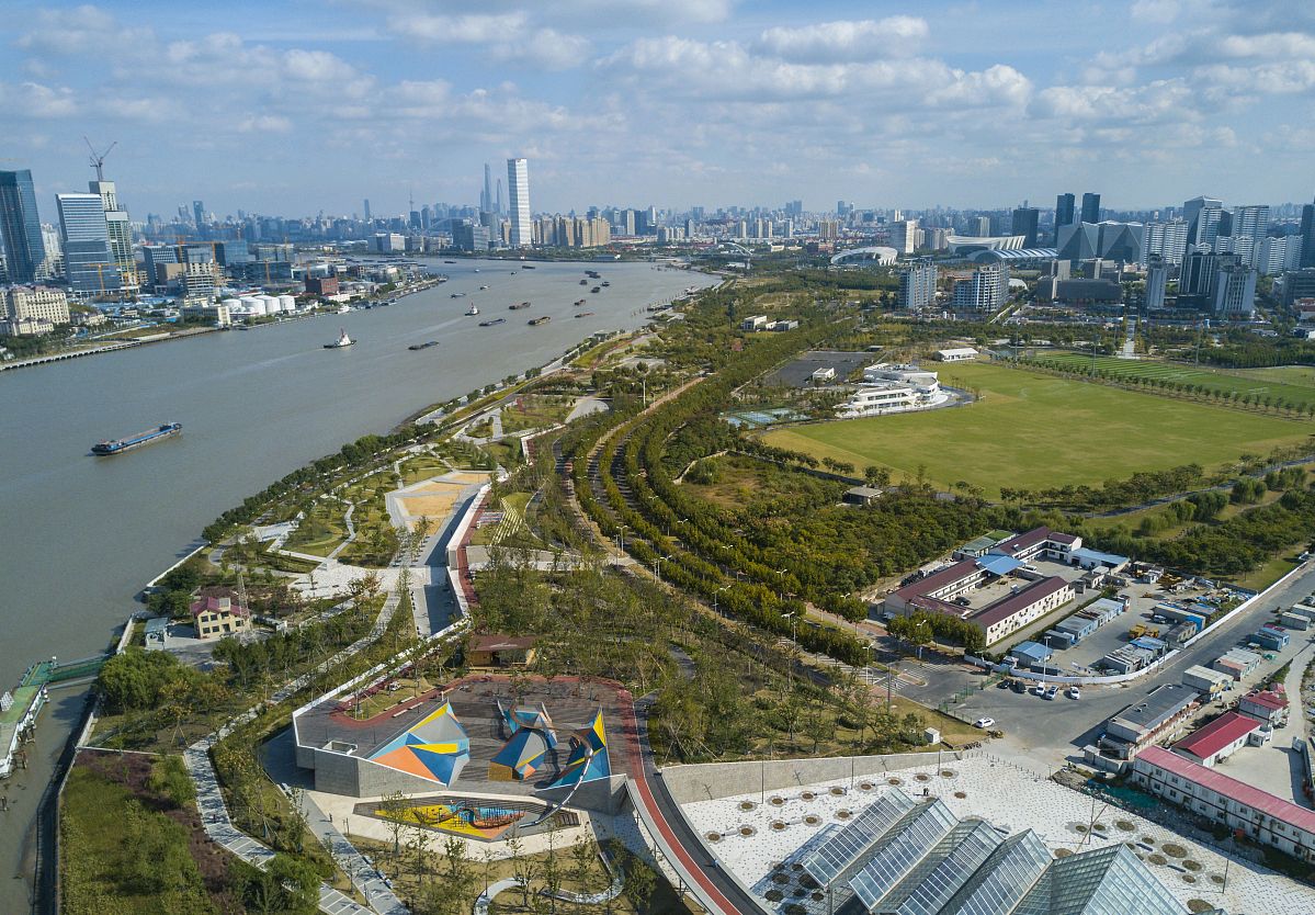 上海长宁临空音乐公园位于上海市长宁区的临空经济园区内,是一个集